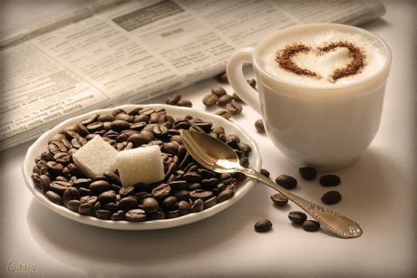 Les femmes enceintes ou celles qui essaient de concevoir doivent éviter la caféine.